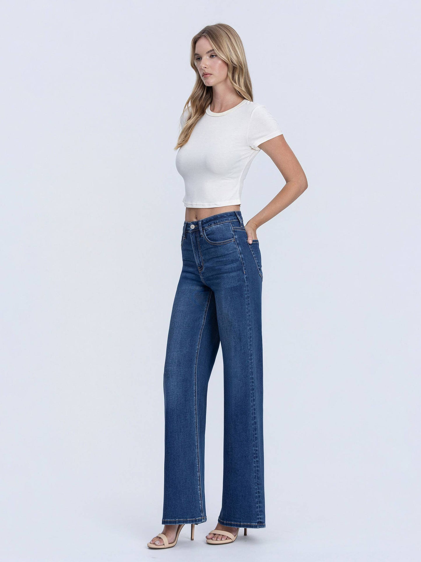 HR Soft Wide Leg Jeans