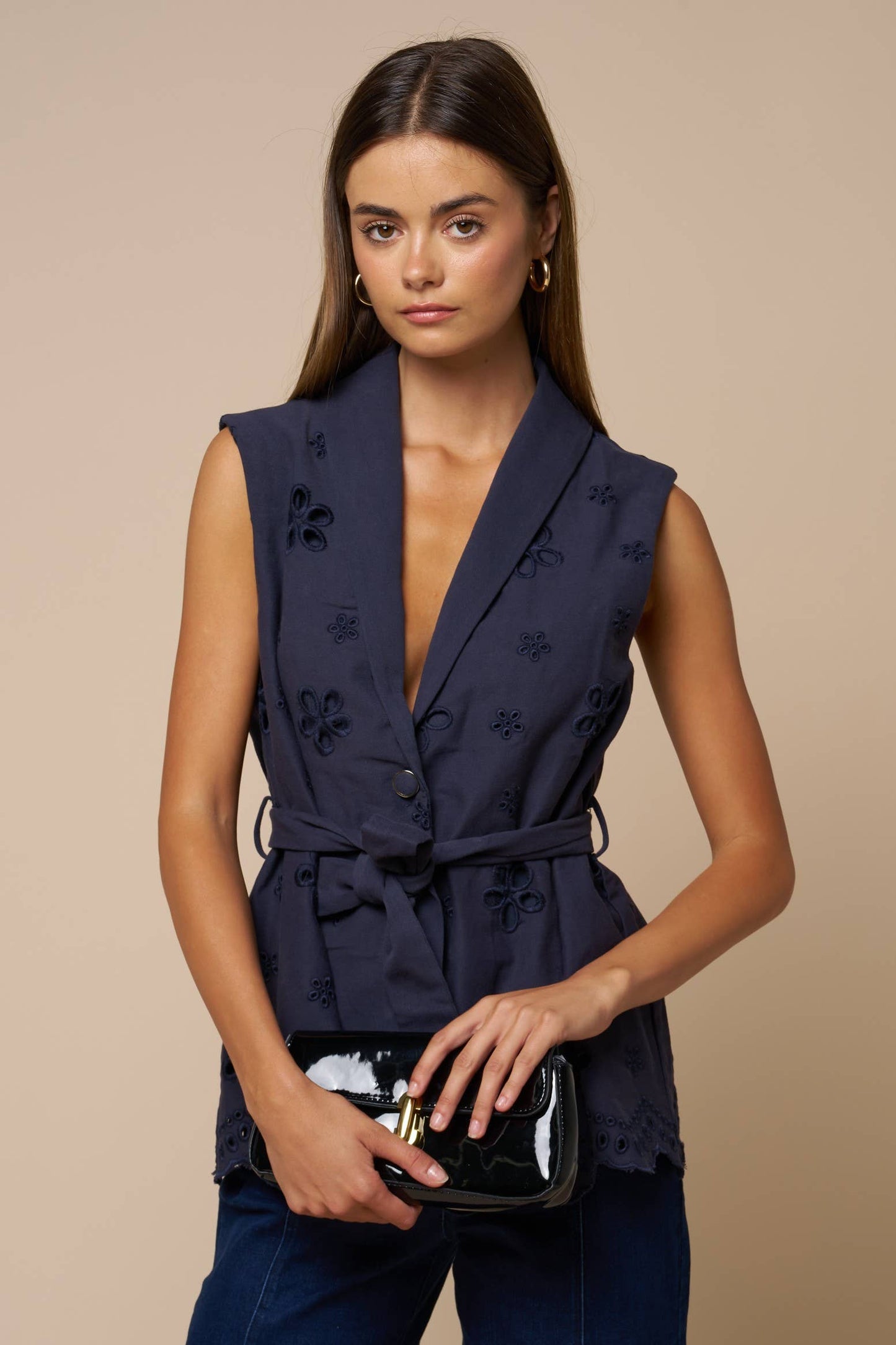 Sleeveless Scalloped Hem Top