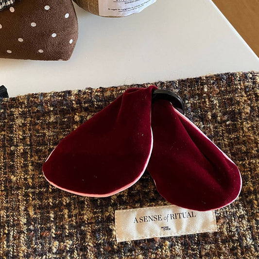 Velvet Shell Hair Claw