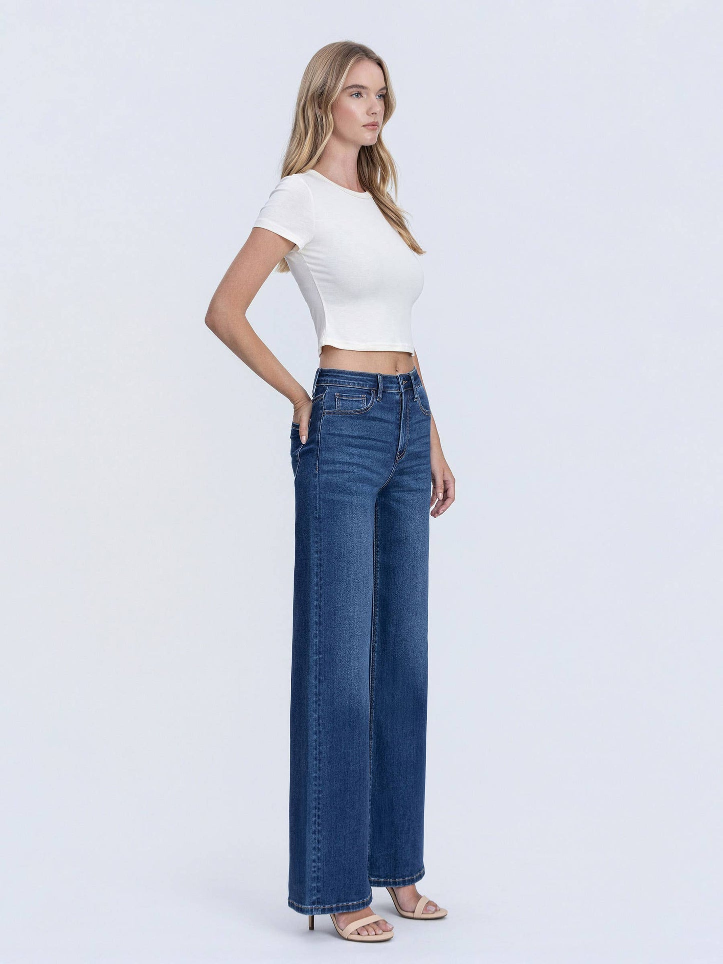 HR Soft Wide Leg Jeans