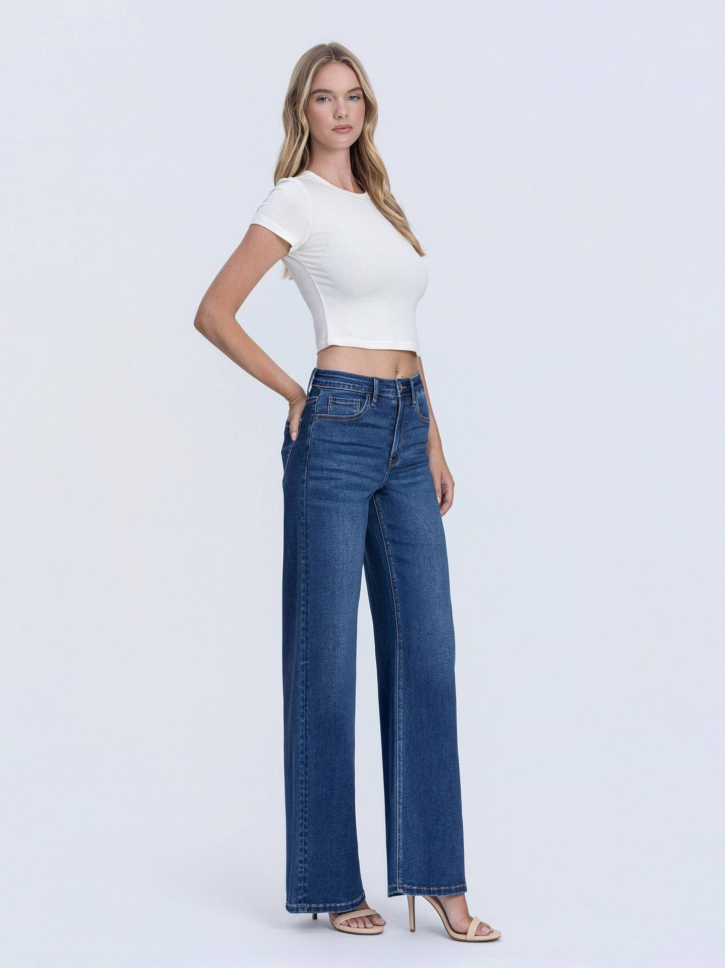 HR Soft Wide Leg Jeans